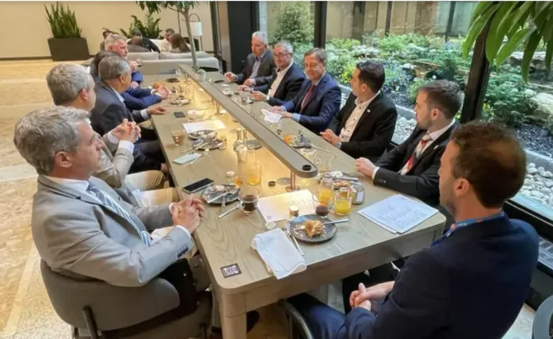 encuentro-australianapng