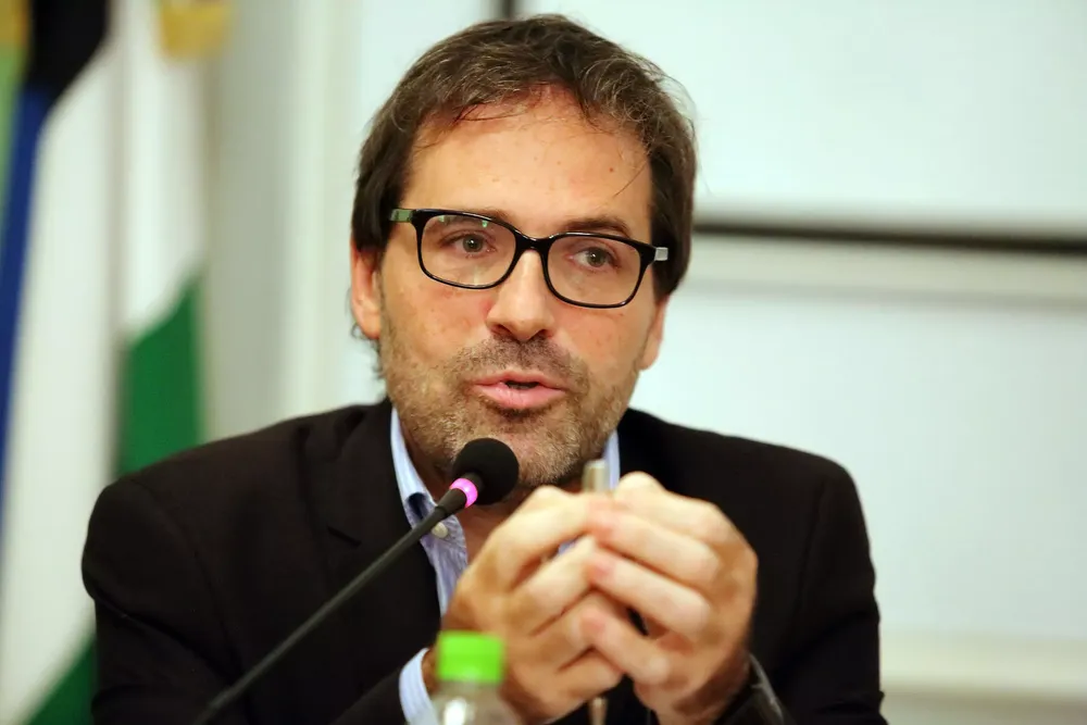 GADANO-WERETILNECK-ENERGIA-NUCLEAR-02