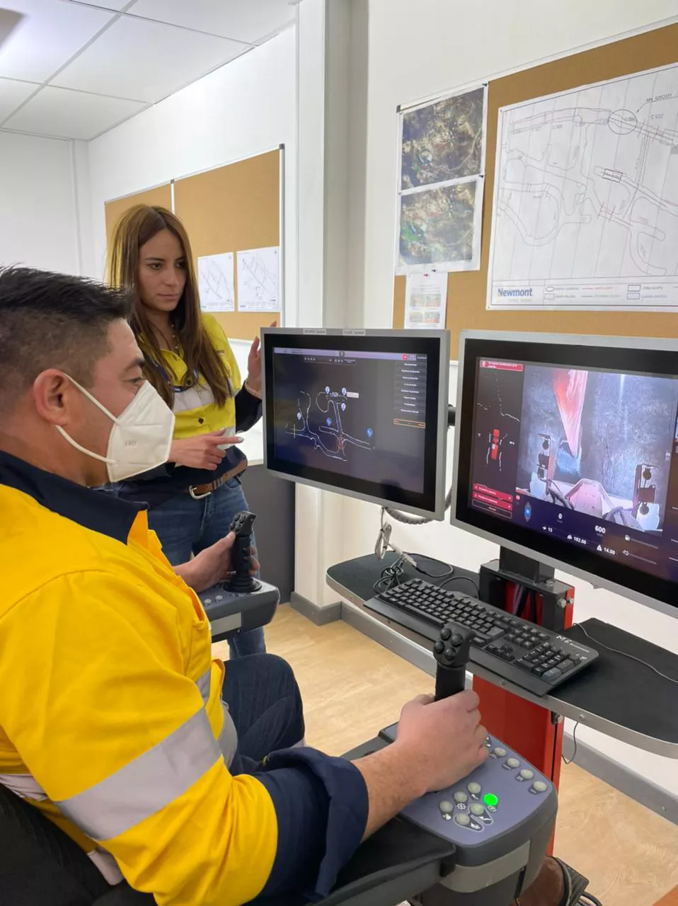 Nelida Esquivel Superintendente de Minas de Newmont Dando inicio a la operacion remota