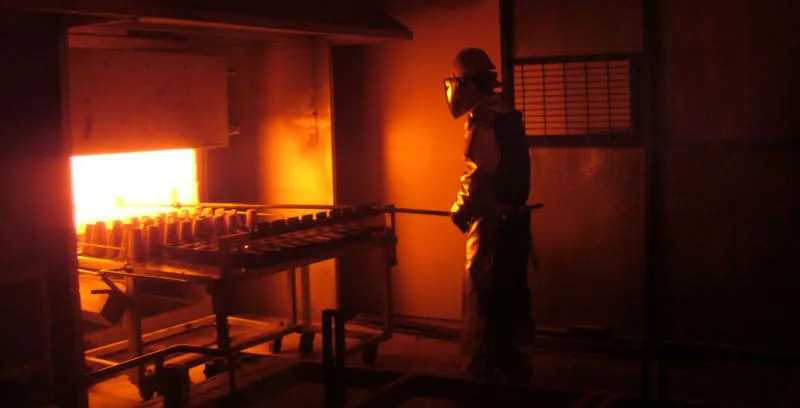 3. Cristian Chavero, Descarga de horno de fundicion