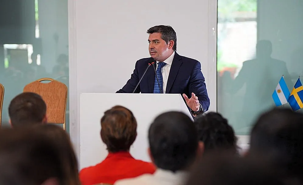 Orrego SAN JUAN en embajada SUECIA