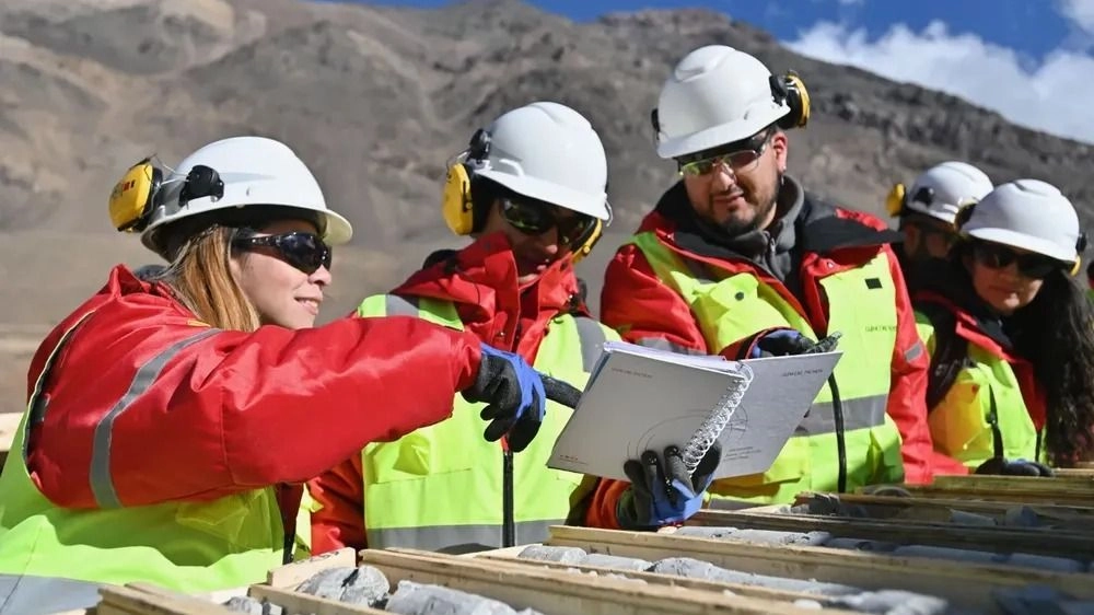 whatsapp-image-2025-02-21-at-21-31-43-jpeg