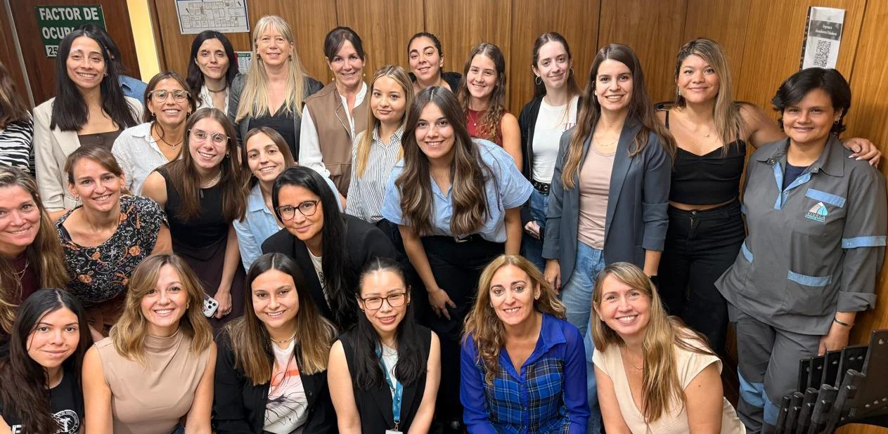 OFICINAS VELADERO mujeres
