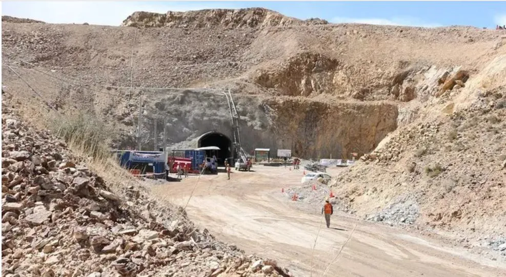 Mina en San Juan oro y plata