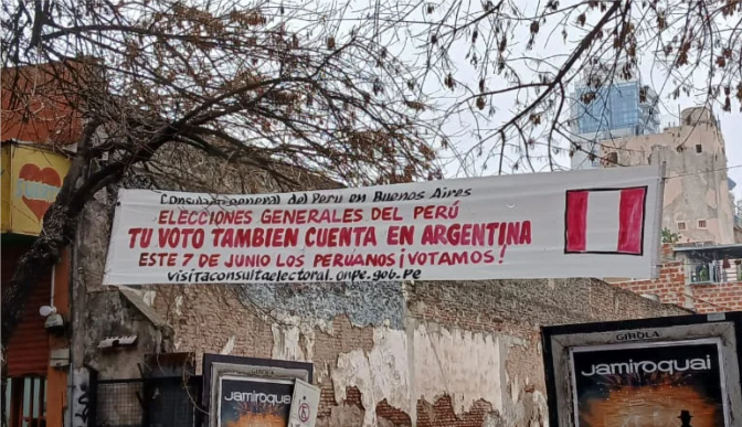 Pasacalles electoral peruano en Buenos Aires