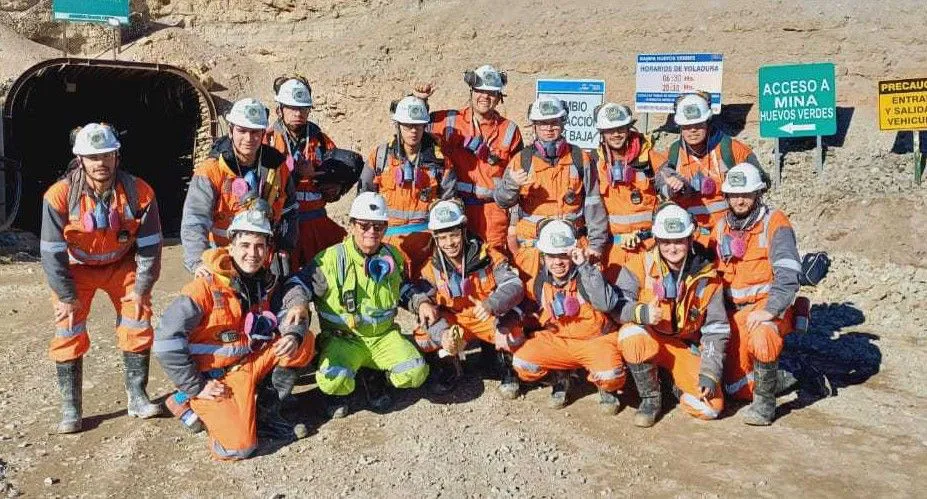 MINEROS EN MINERA SANTA CRUZ